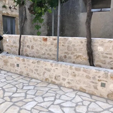 Old Town Tonka Apartman