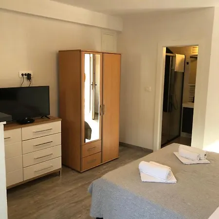 アパート Old Town Tonka フヴァル