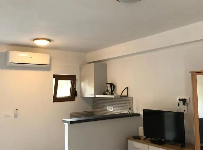 Old Town Tonka Apartment